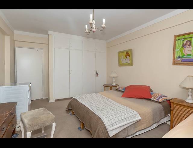 2 BEDROOM APARTMENT TO LET IN THREE ANCHOR BAY